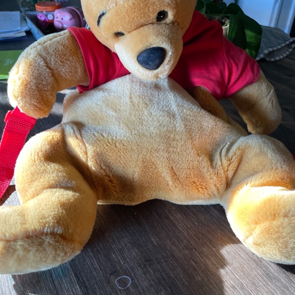 90s vintage Winnie the Pooh stuffie backpack - Picture 3 of 4